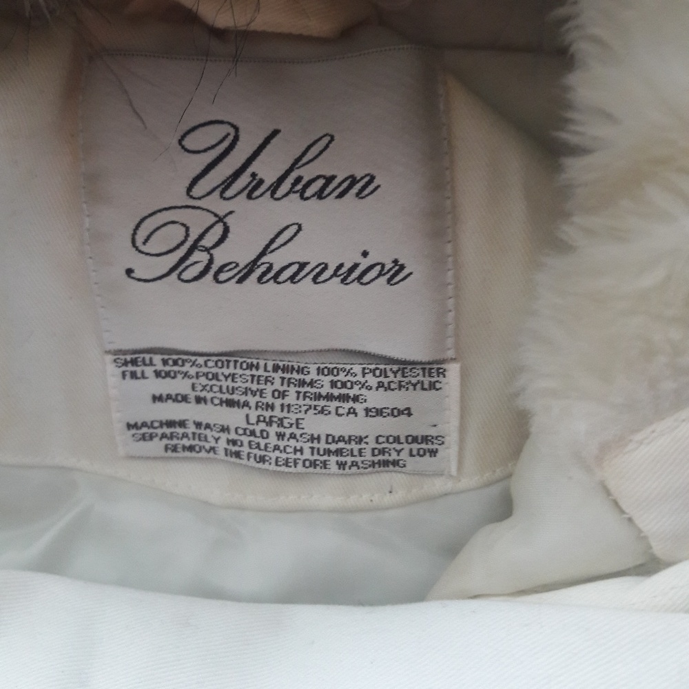 L white jacket - Picture 4 of 4